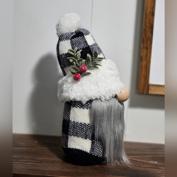 Gnome Holiday Handmade - Picture 2 of 3